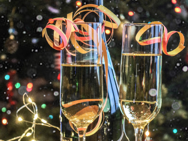 Mutuo NYE Dinner + Party Kit